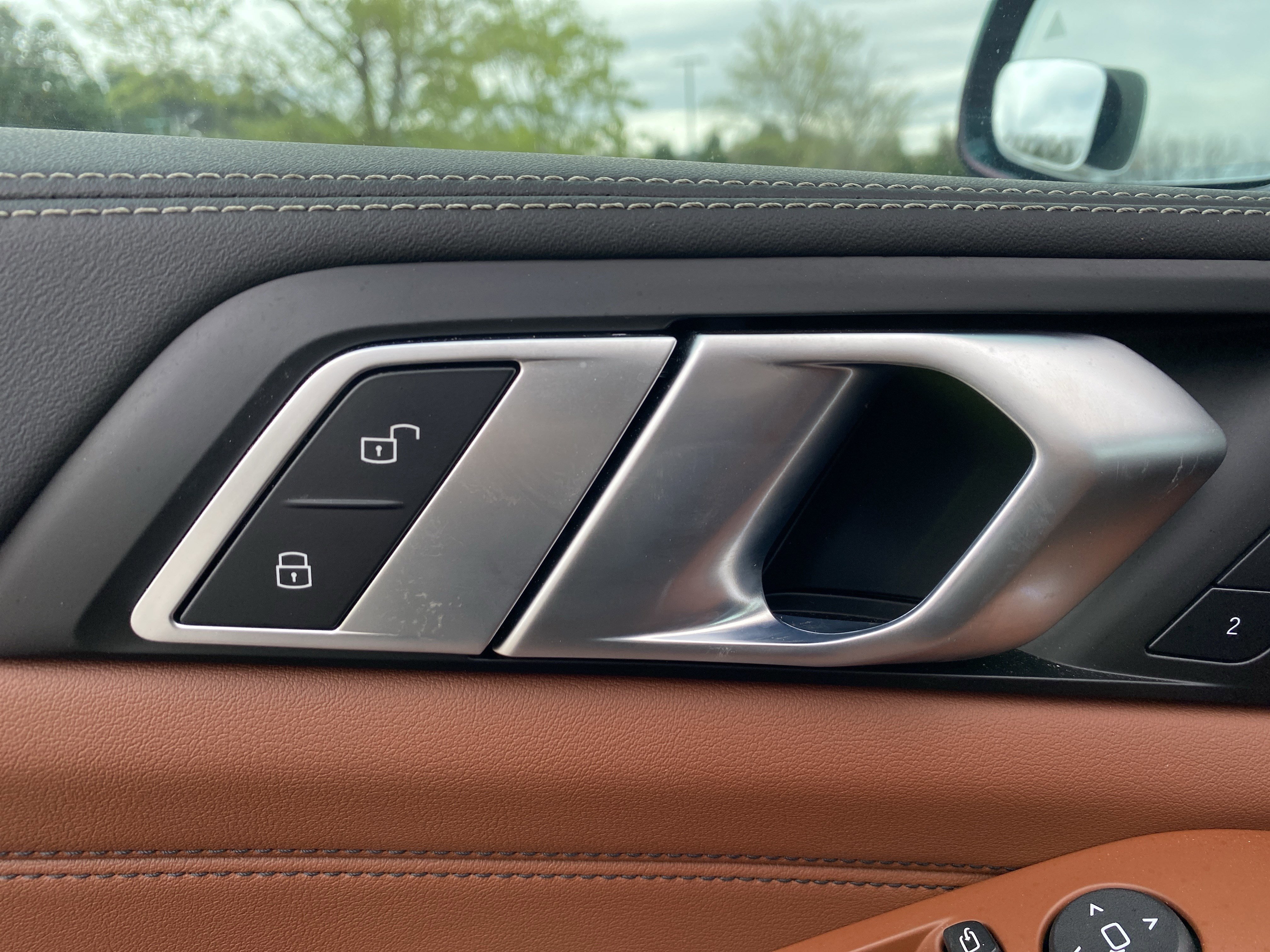 Used 2025 BMW X5 xDrive40i w/ M Sport Package image 27