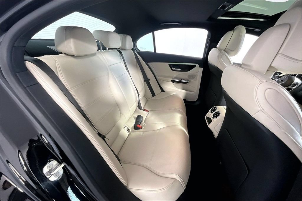 Used 2025 Mercedes-Benz C 300 Sedan image 27