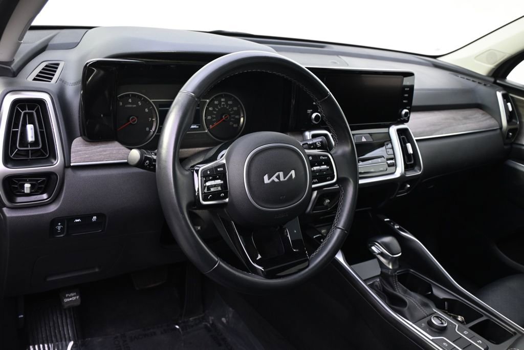 Used 2023 Kia Sorento S w/ Panoramic Sunroof Package AWD/4WD image 11