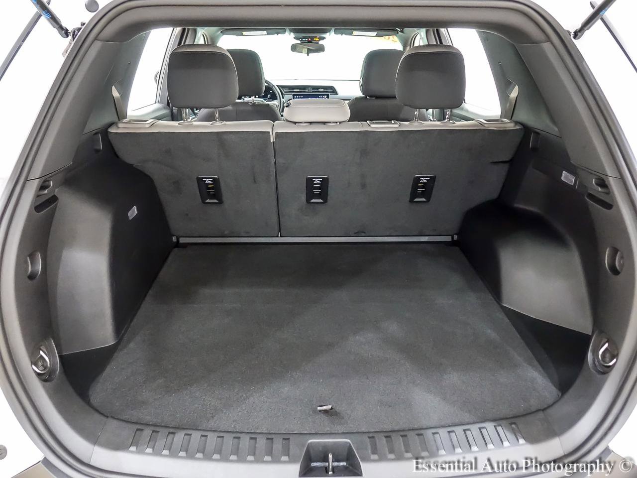 Used 2025 GMC Terrain Elevation image 25