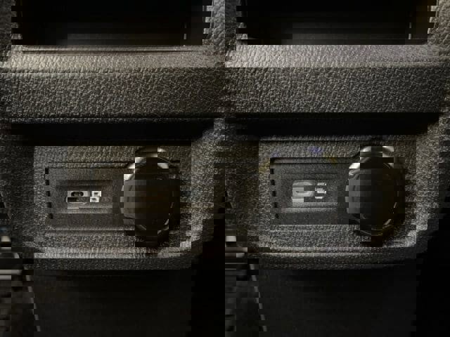 Used 2023 Volkswagen Tiguan SE R-Line image 13