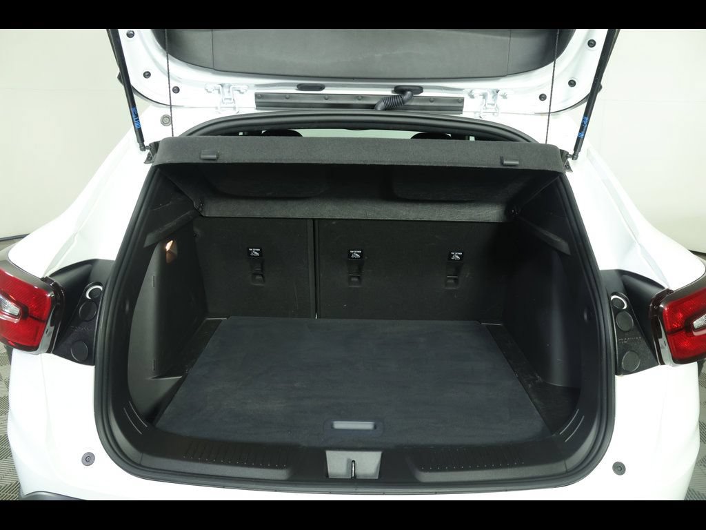 Used 2025 Chevrolet Trax RS w/ Driver Confidence Package FWD image 10