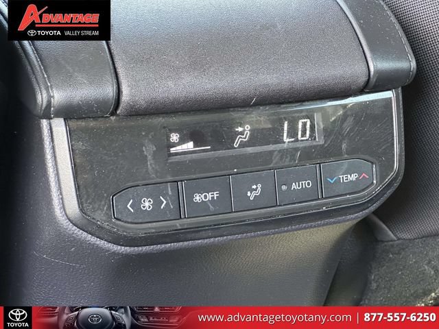Used 2023 Toyota Highlander LE FWD image 16