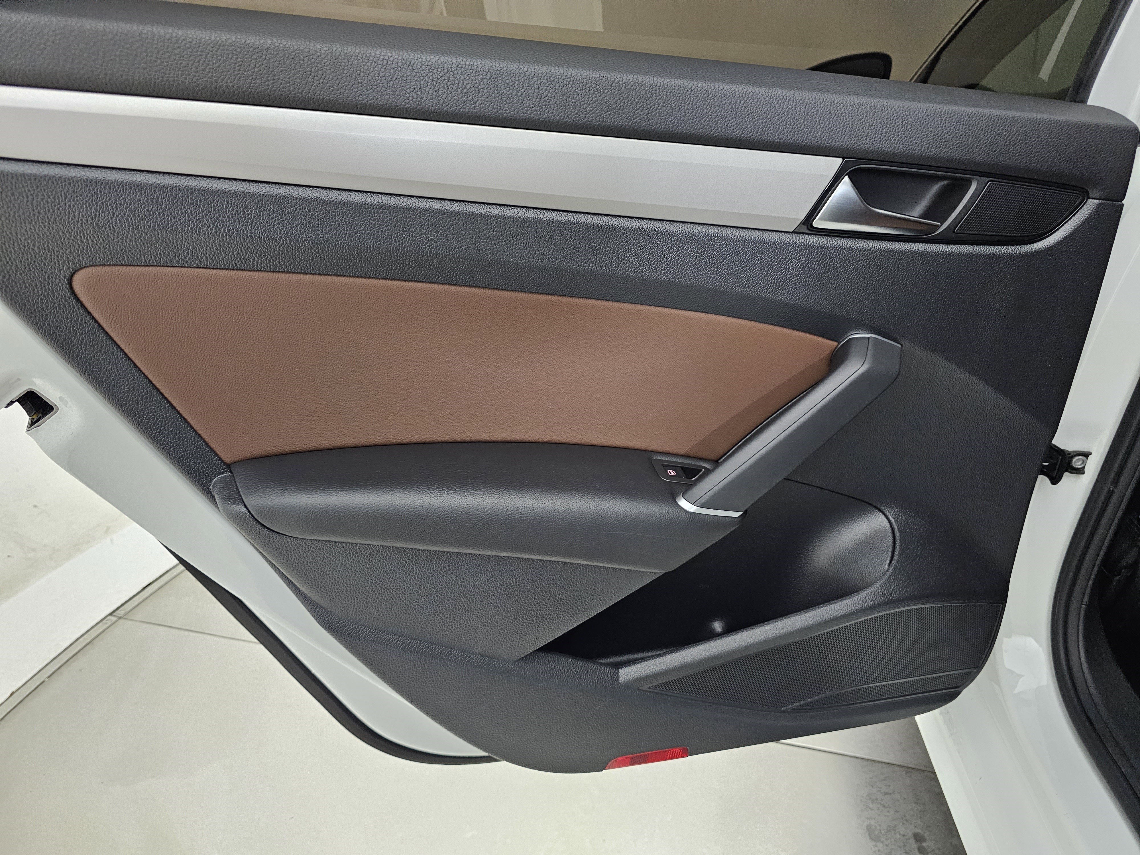 Used 2021 Volkswagen Passat 2.0T SE image 24