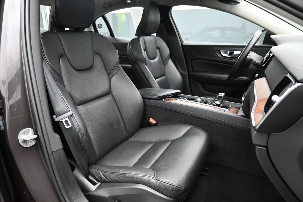Used 2024 Volvo S60 B5 Plus AWD/4WD image 26