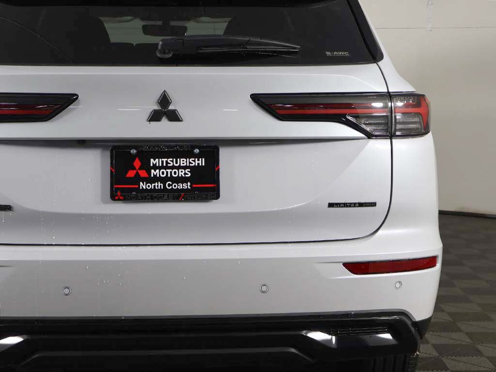 New 2026 Mitsubishi Outlander LE AWD/4WD image 16