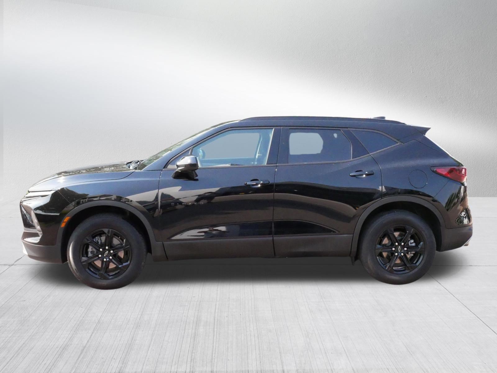 Used 2024 Chevrolet Blazer LT w/ Convenience Package FWD image 4