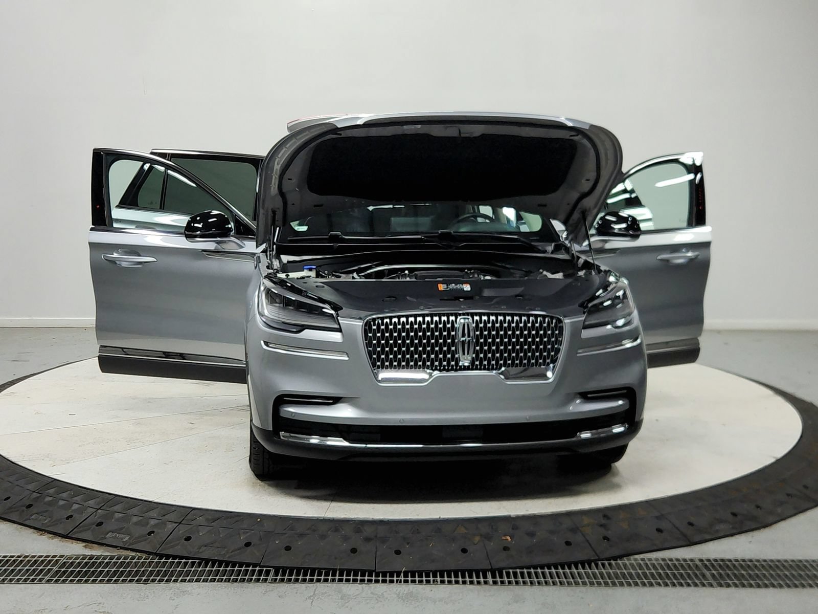 Used 2023 Lincoln Aviator AWD w/ Premium Package image 11