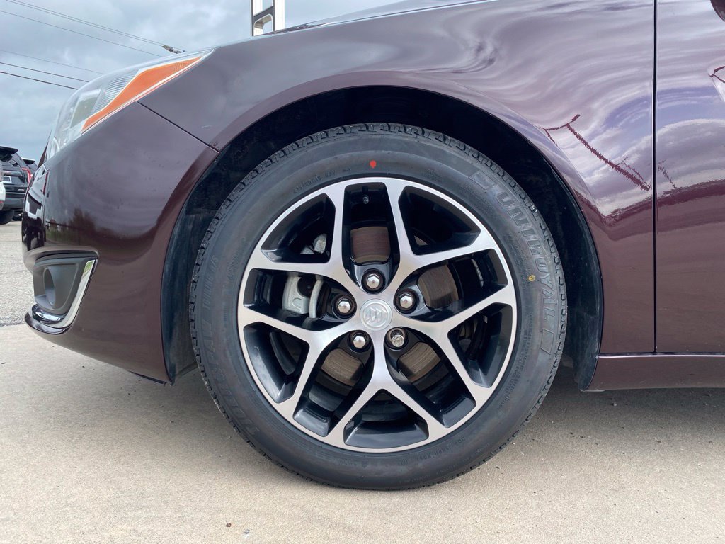Used 2017 Buick Regal Sport Touring FWD image 9