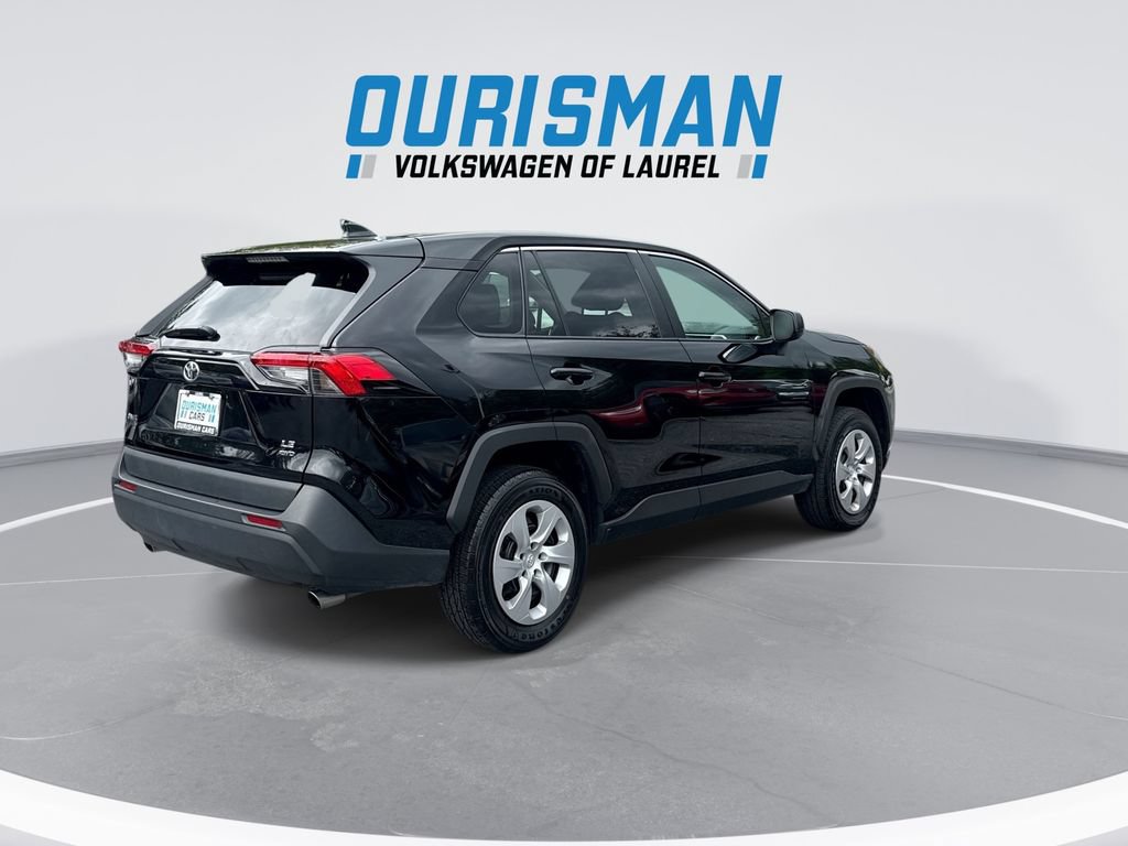 Used 2025 Toyota RAV4 LE AWD/4WD image 8