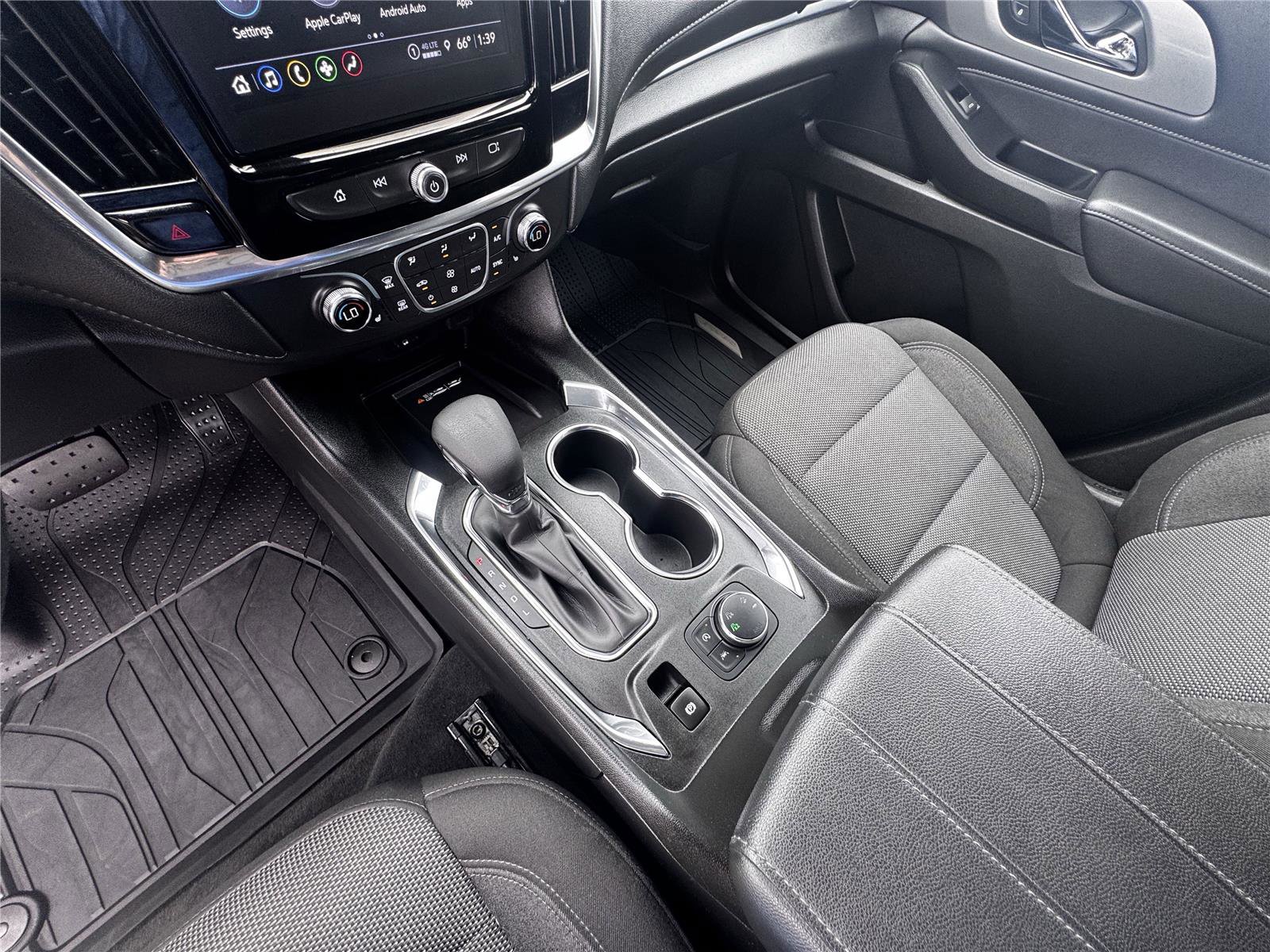 Used 2023 Chevrolet Traverse LT w/ LPO, Floor Liner Package image 18