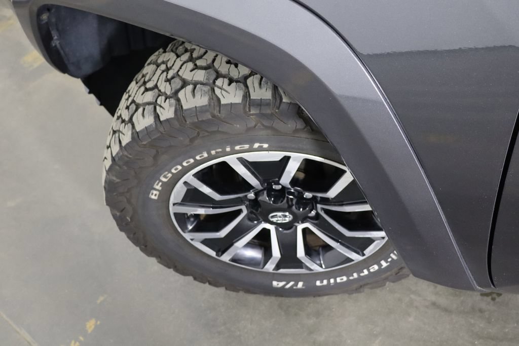 Used 2020 Toyota Tacoma TRD Sport AWD/4WD image 41