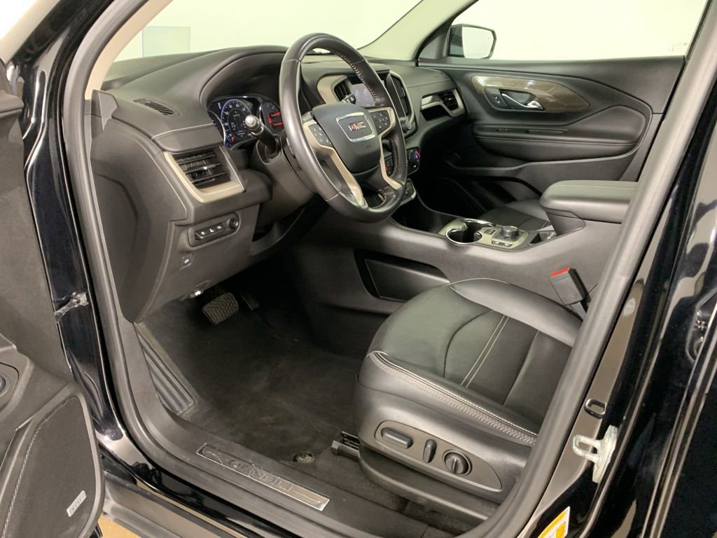 Used 2022 GMC Terrain Denali w/ Black Diamond Edition image 31