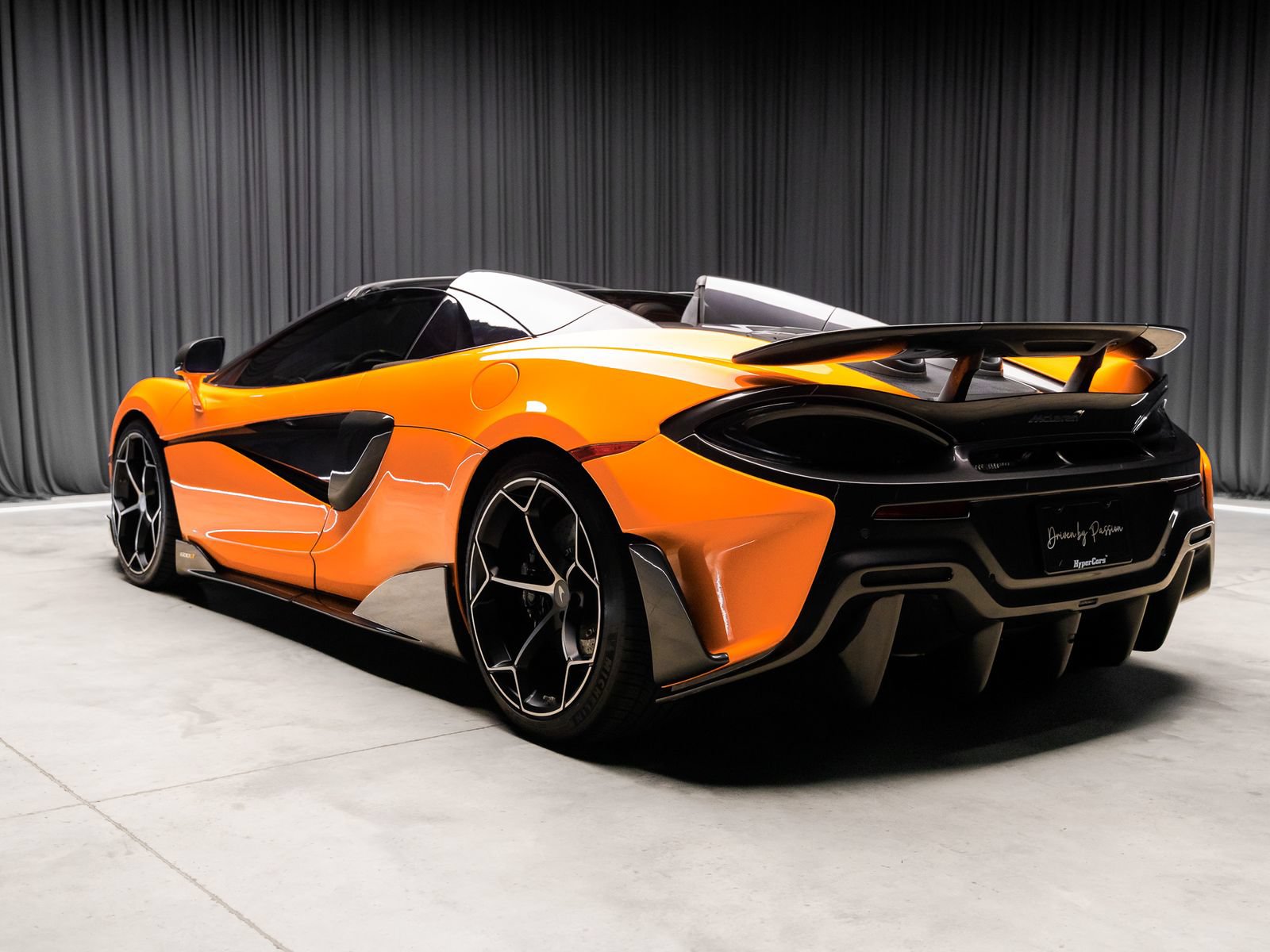 Used 2020 McLaren 600LT Spider RWD image 33