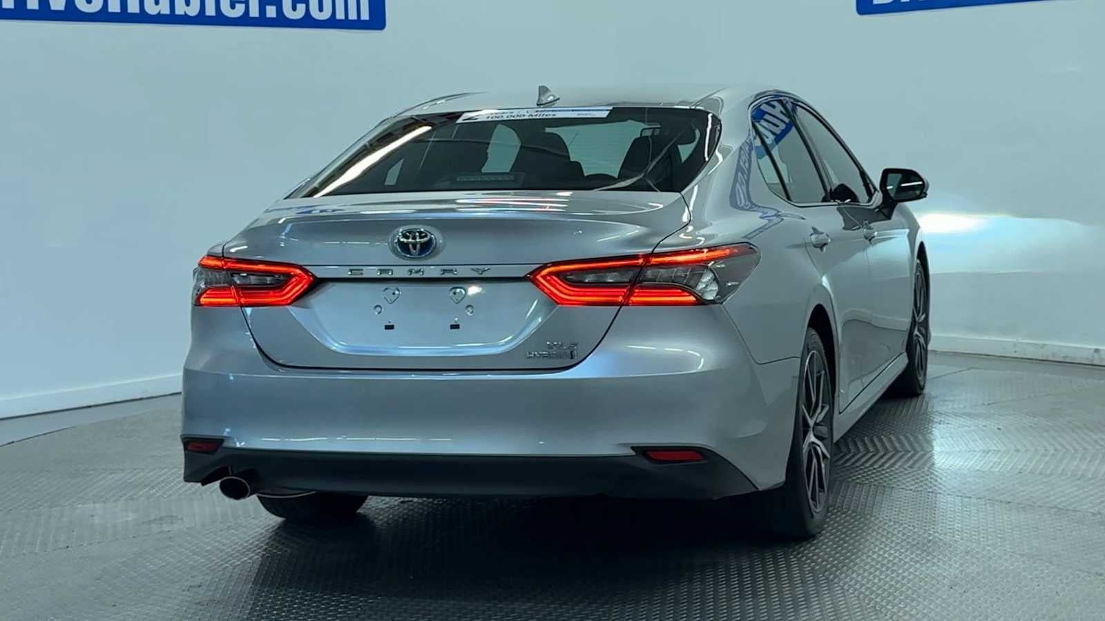 Used 2024 Toyota Camry XLE FWD image 7