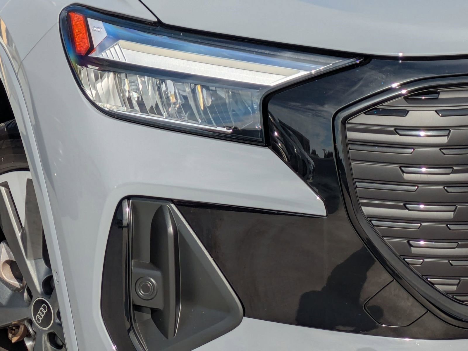 Used 2024 Audi Q4 e-tron Premium Plus w/ Premium Plus image 24