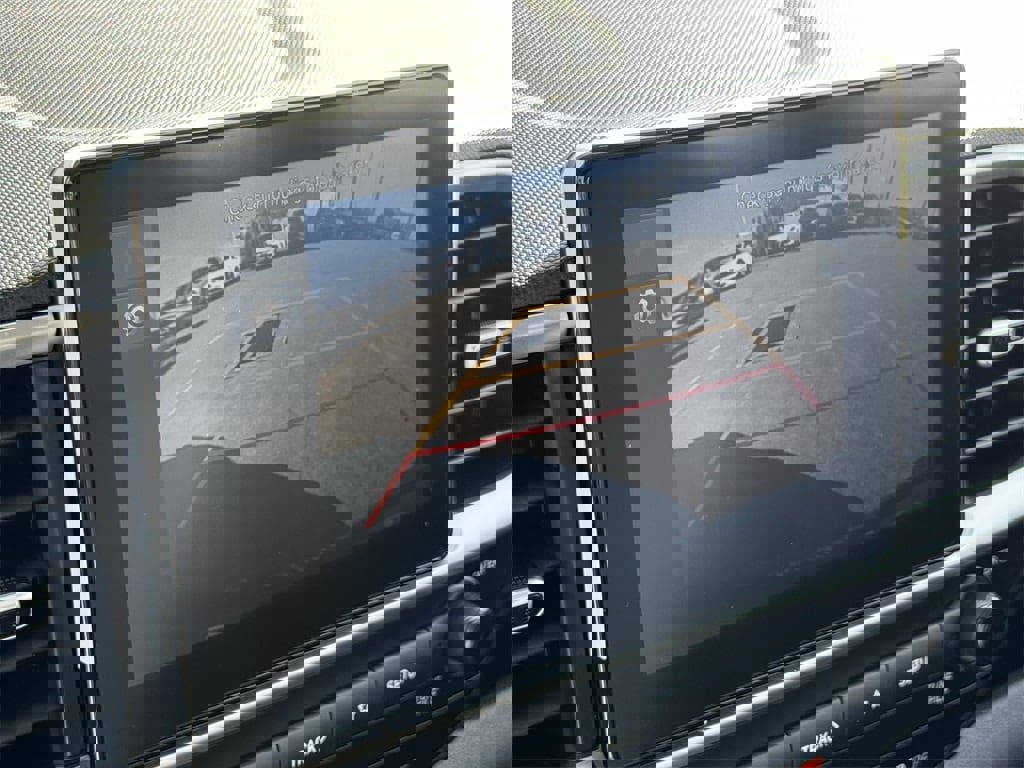 Used 2025 Hyundai Venue SEL image 18