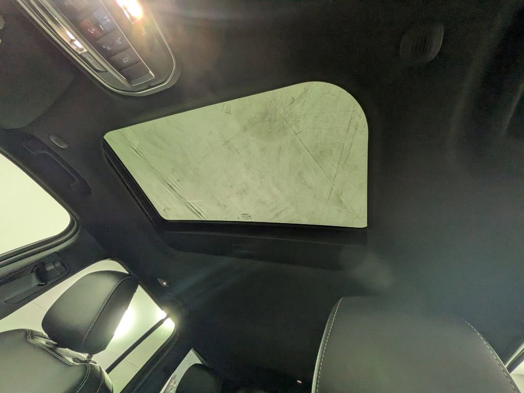 New 2025 Jeep Grand Cherokee Altitude image 33