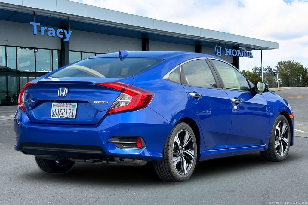 Used 2018 Honda Civic Touring image 6