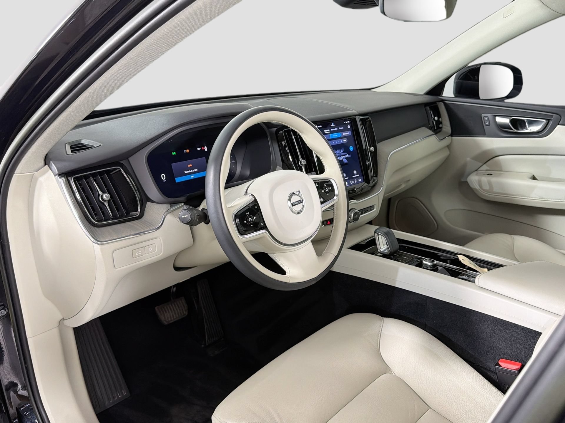 Certified 2023 Volvo XC60 T8 Plus w/ Protection Package Premier AWD/4WD image 10