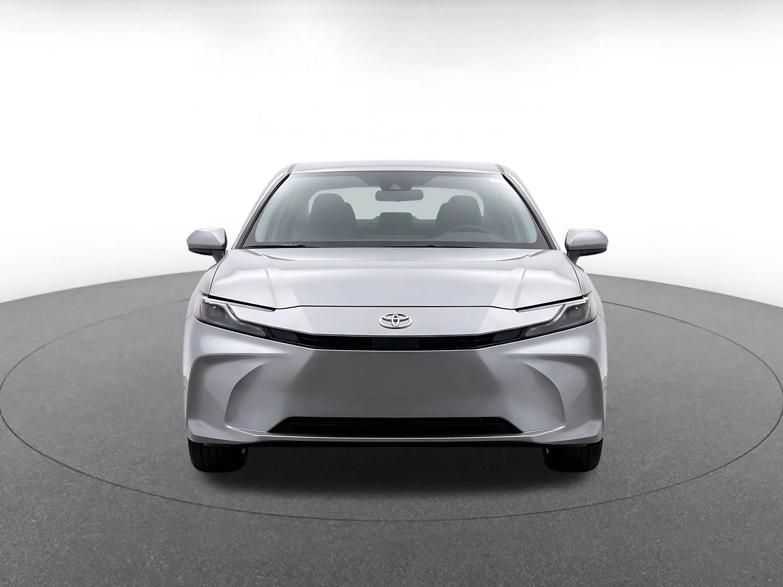 Used 2025 Toyota Camry LE FWD image 2