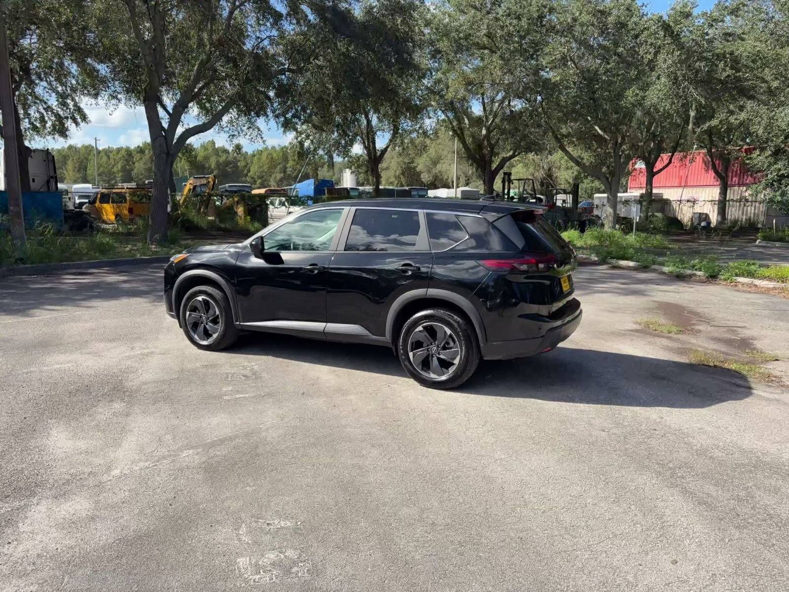 Used 2025 Nissan Rogue SV AWD/4WD image 9