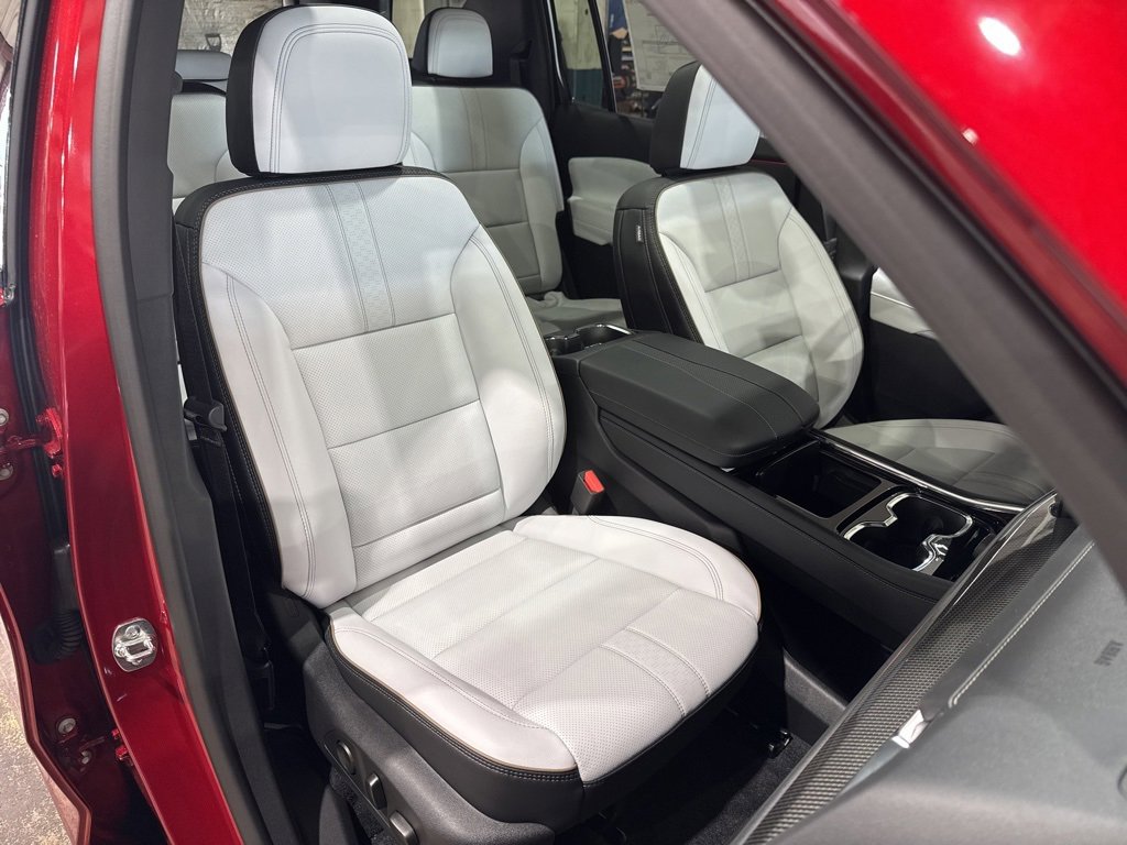 New 2026 Chevrolet Traverse High Country w/ LPO, Floor Liner Package image 46