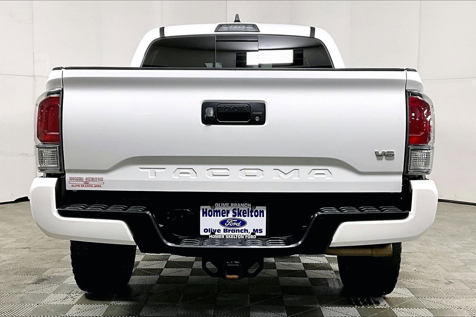 Used 2020 Toyota Tacoma TRD Sport image 4