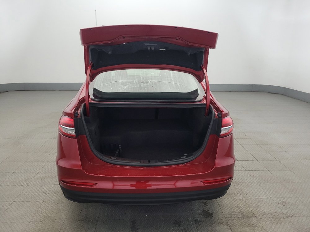 Used 2020 Ford Fusion SE image 29