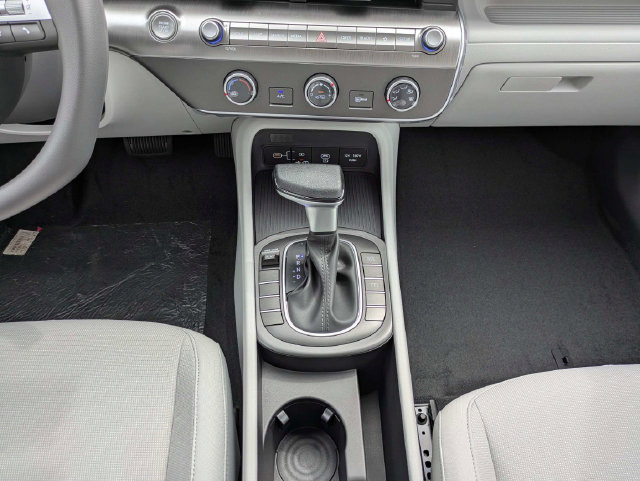 New 2027 Hyundai Kona SE FWD image 16