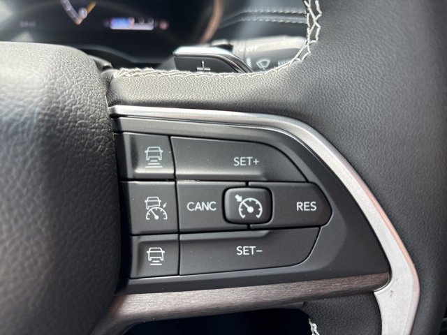 New 2025 Jeep Grand Cherokee Limited w/ Black Appearance Package image 24