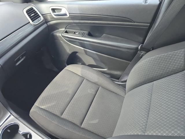 Used 2021 Jeep Grand Cherokee Laredo image 17