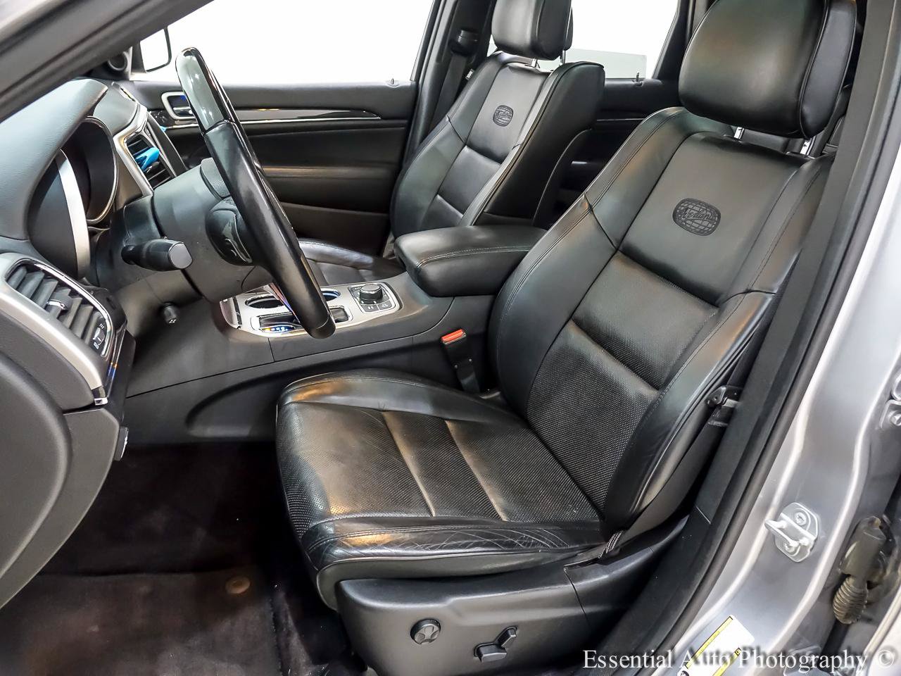 Used 2018 Jeep Grand Cherokee Overland AWD/4WD image 13