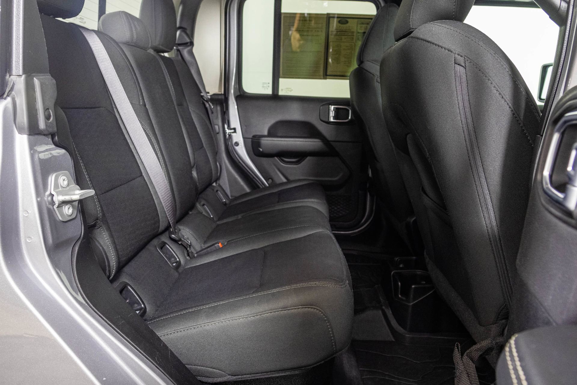Used 2020 Jeep Gladiator Overland AWD/4WD image 42