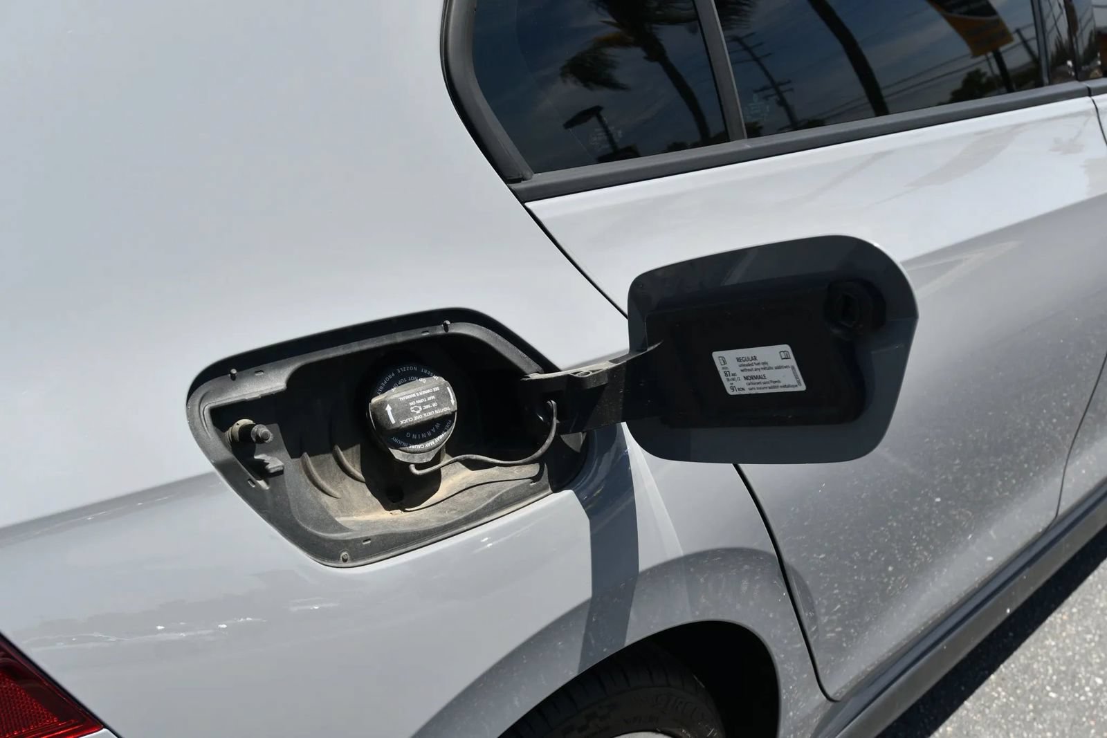 Used 2022 Volkswagen GTI SE FWD image 9
