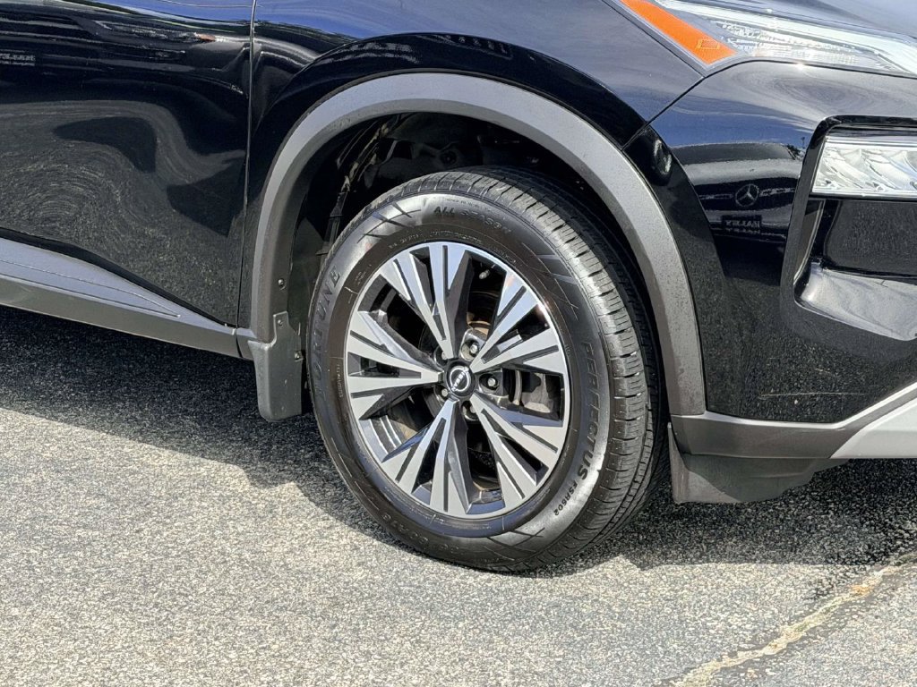 Used 2023 Nissan Rogue SV AWD/4WD image 7