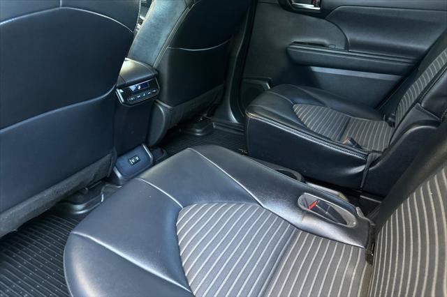 Certified 2021 Toyota Highlander XSE FWD image 4