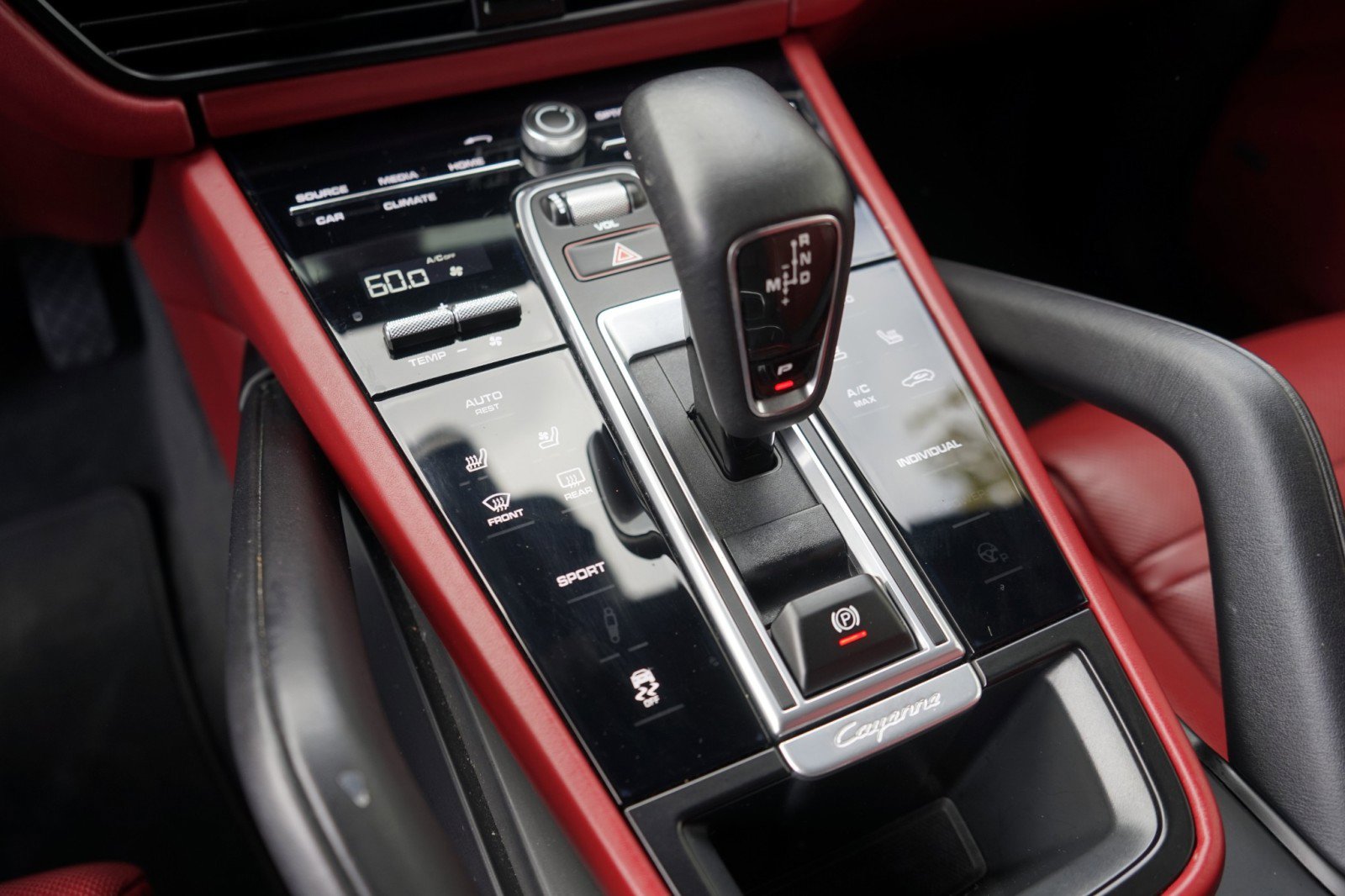 Used 2019 Porsche Cayenne image 23