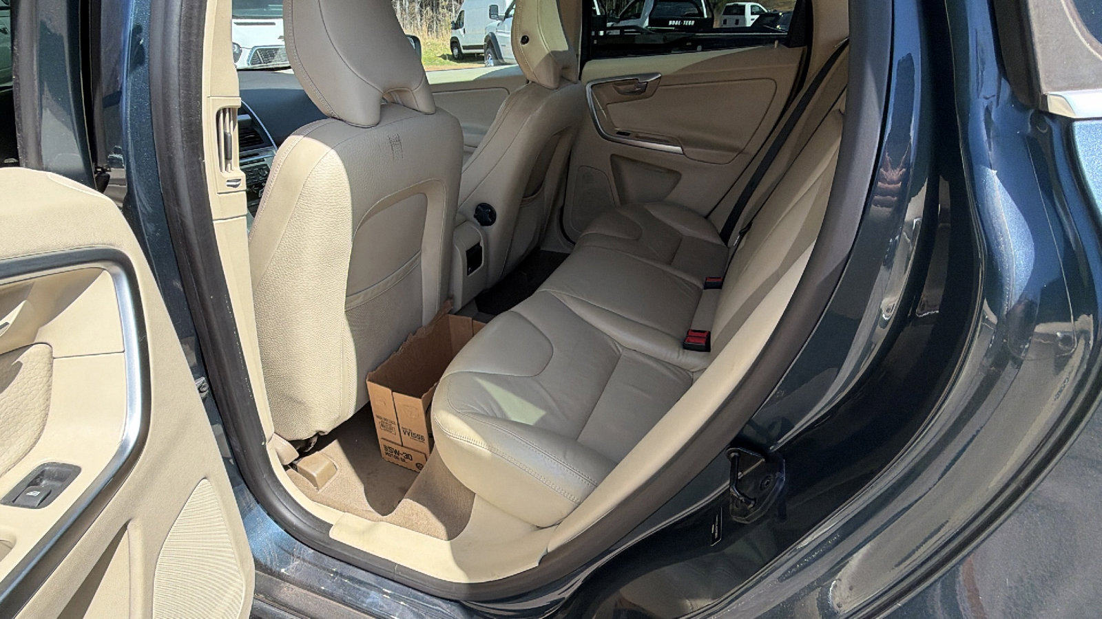 Used 2011 Volvo XC60 3.2 R-Design image 20