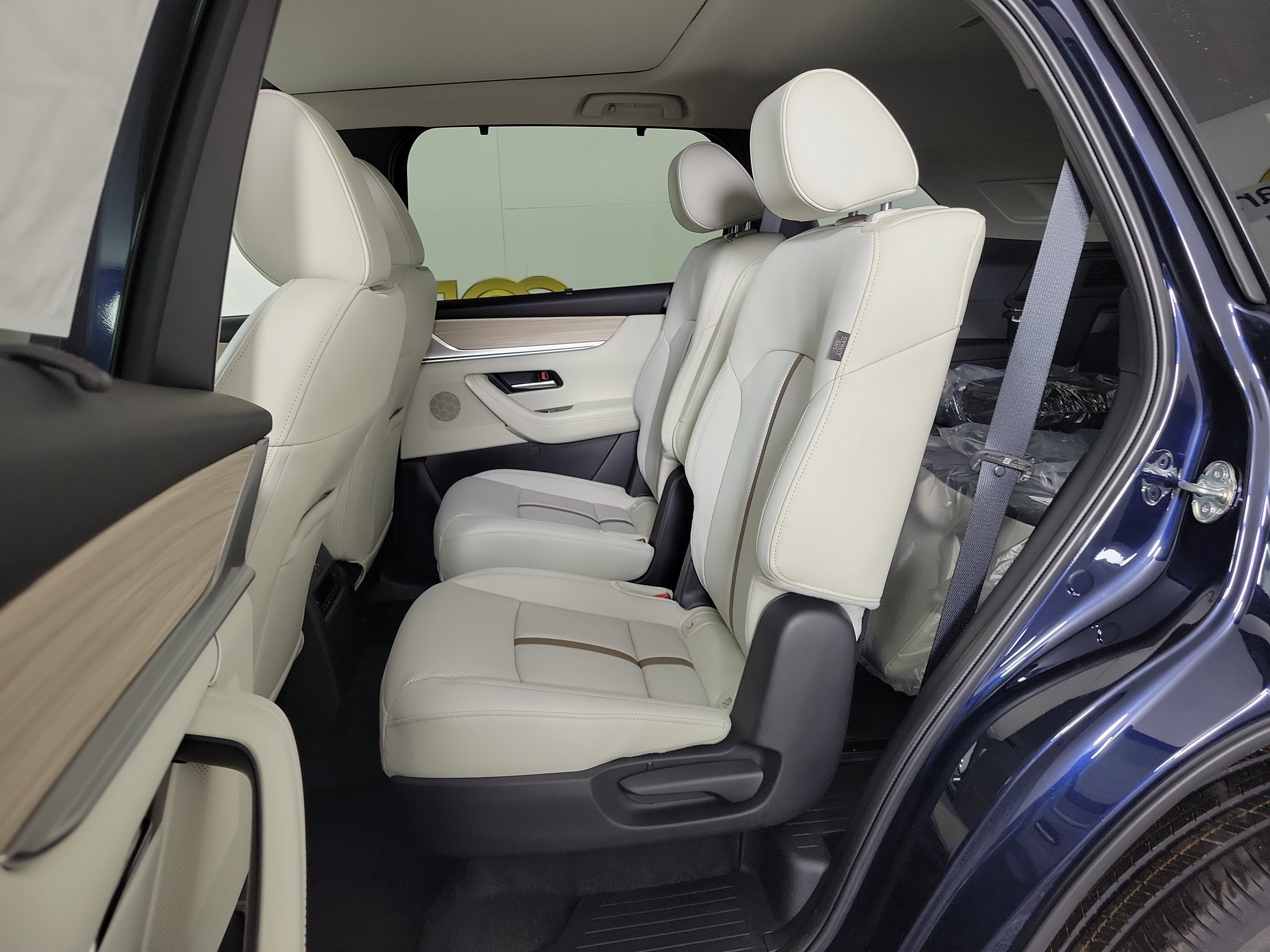 New 2026 MAZDA CX-90 Plug-In Hybrid w/ Premium Plus image 12