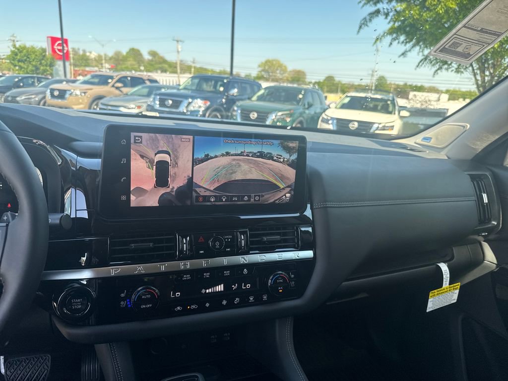 New 2026 Nissan Pathfinder Platinum FWD image 15