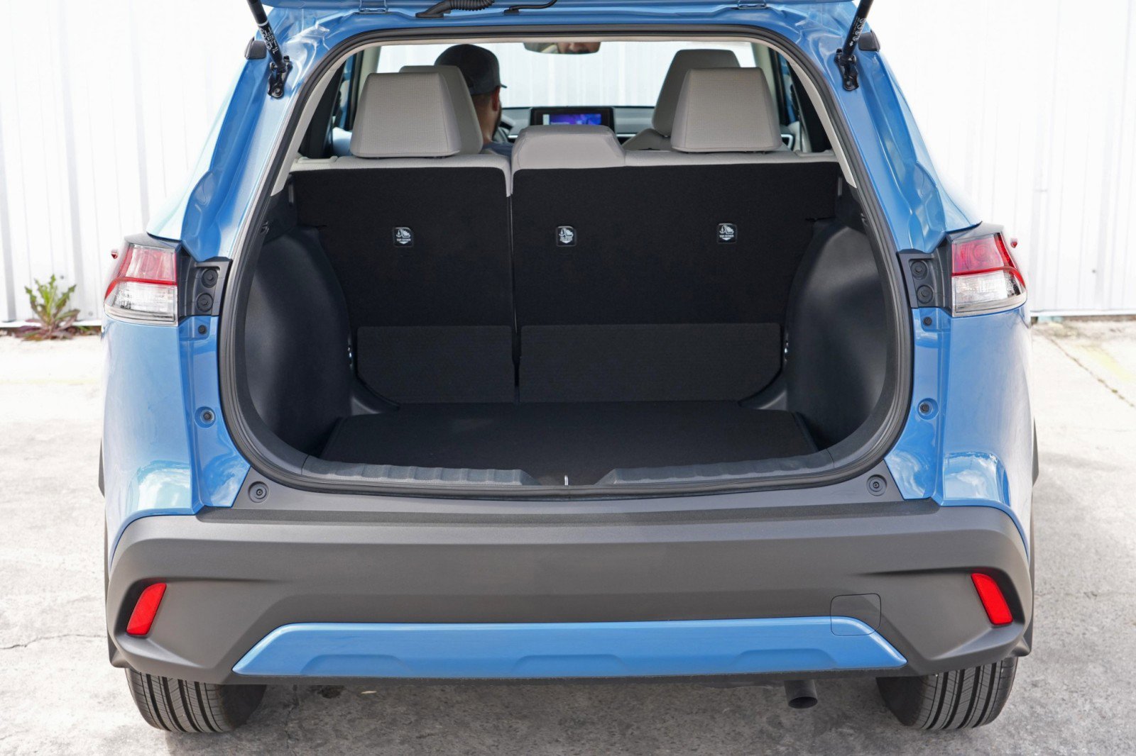 Used 2026 Toyota Corolla Cross LE image 9