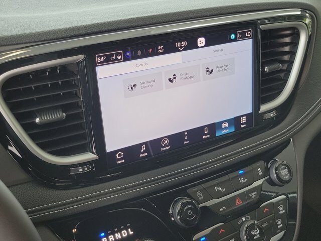New 2027 Chrysler Pacifica Limited FWD image 10