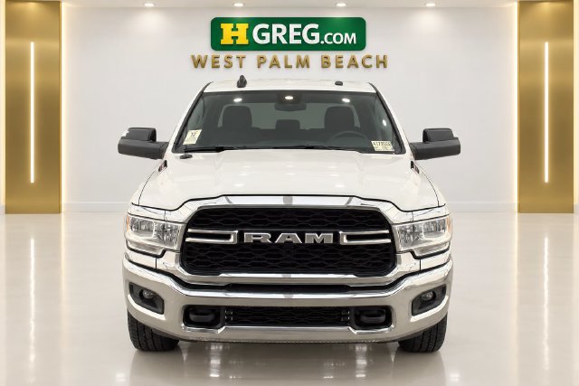 Used 2022 RAM 2500 Tradesman w/ Chrome Appearance Group AWD/4WD image 7