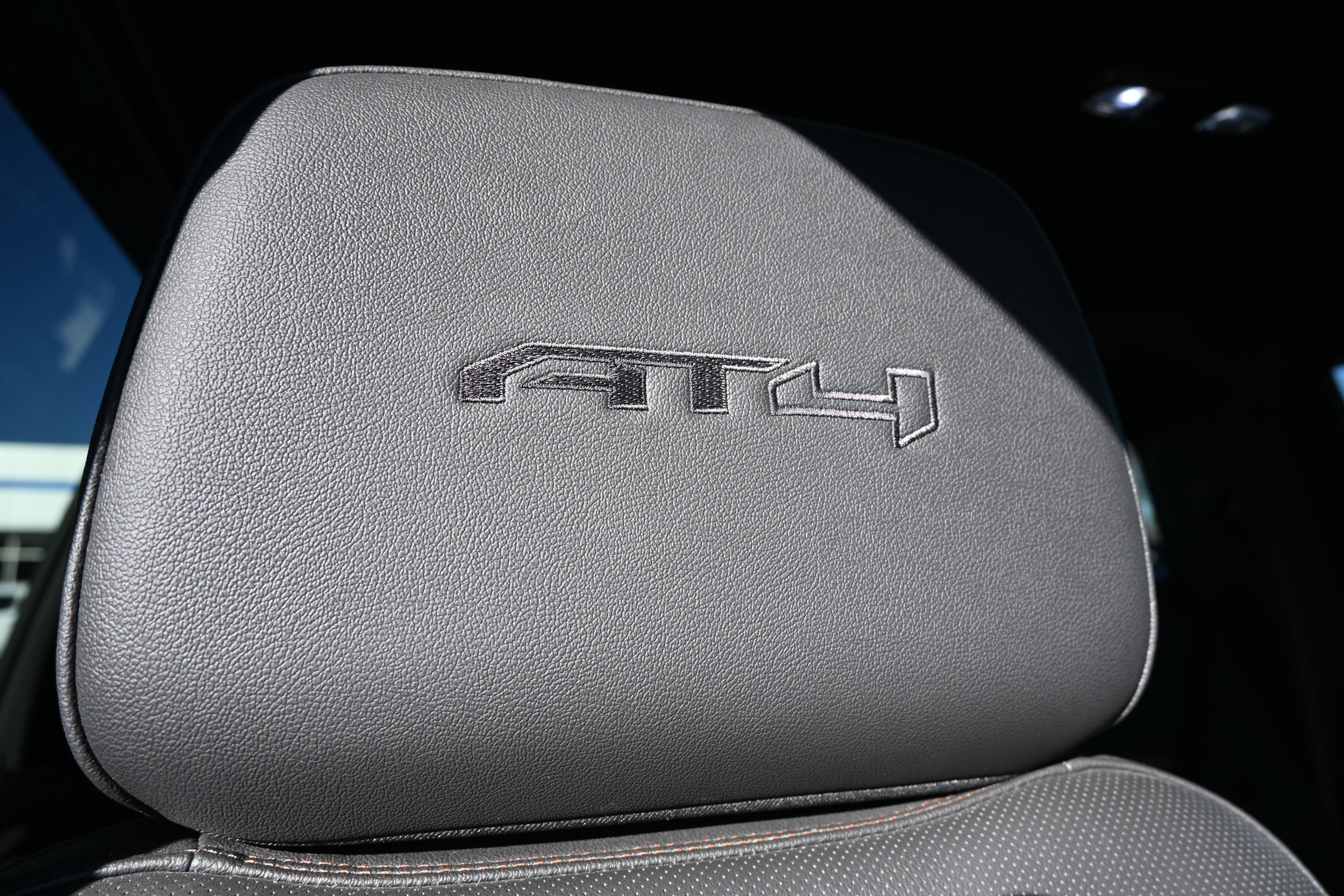 Used 2024 GMC Sierra 2500 AT4 w/ AT4 Premium Plus Package image 5