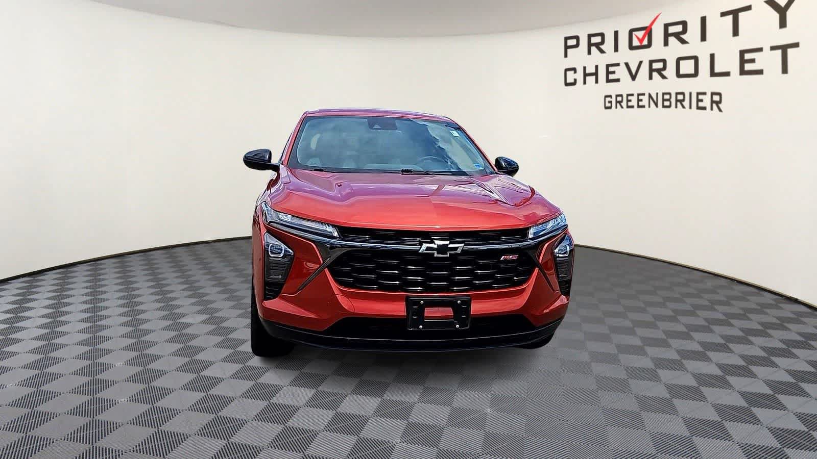 Used 2024 Chevrolet Trax RS w/ Driver Confidence Package FWD image 3