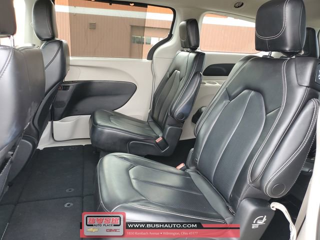Used 2023 Chrysler Pacifica Touring-L image 12