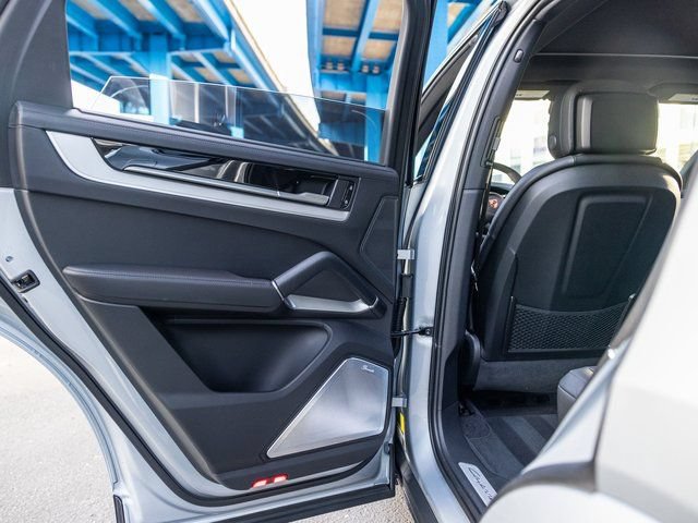 Certified 2026 Porsche Cayenne S AWD/4WD image 28