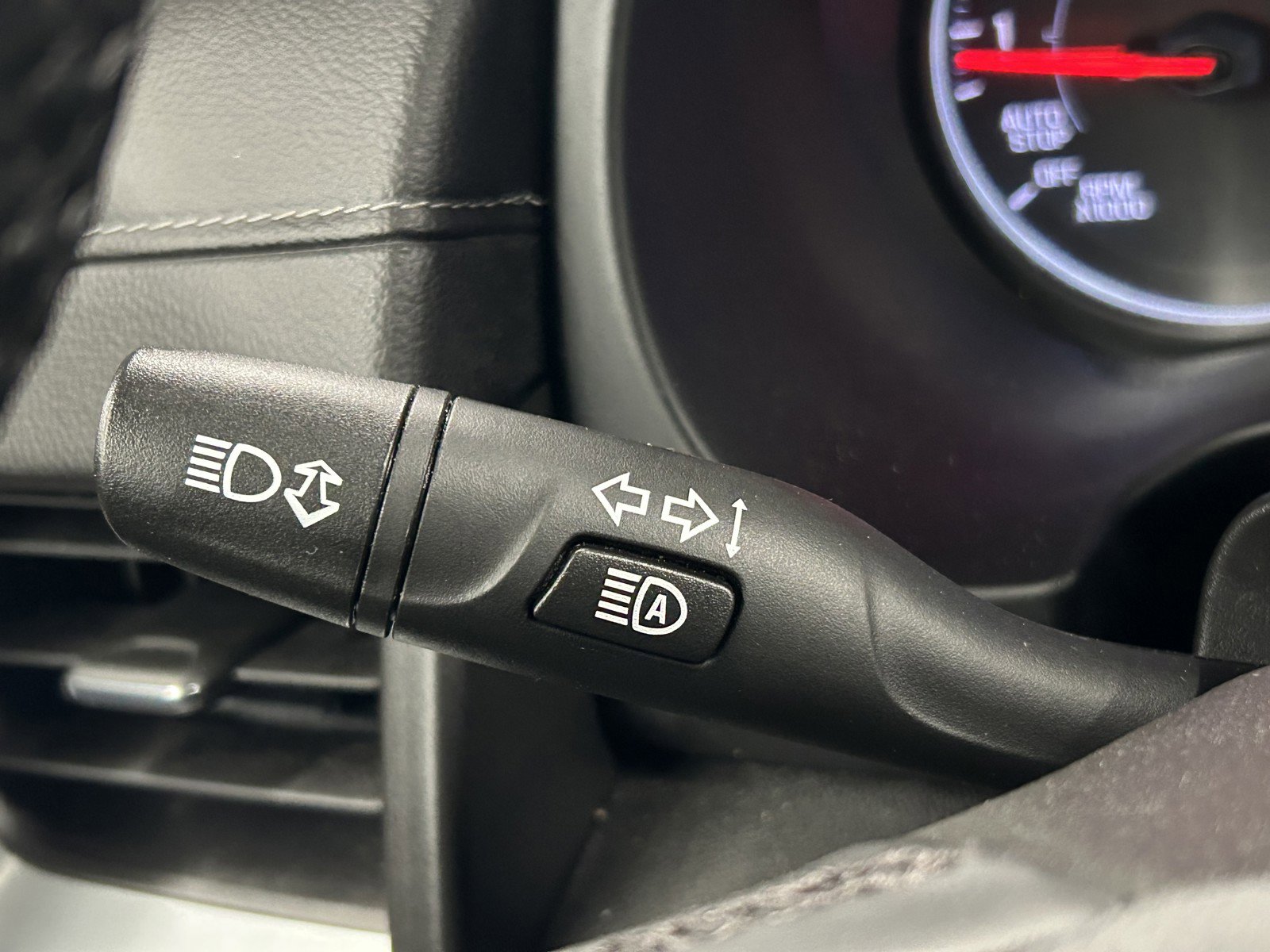 Used 2023 GMC Terrain SLT image 22