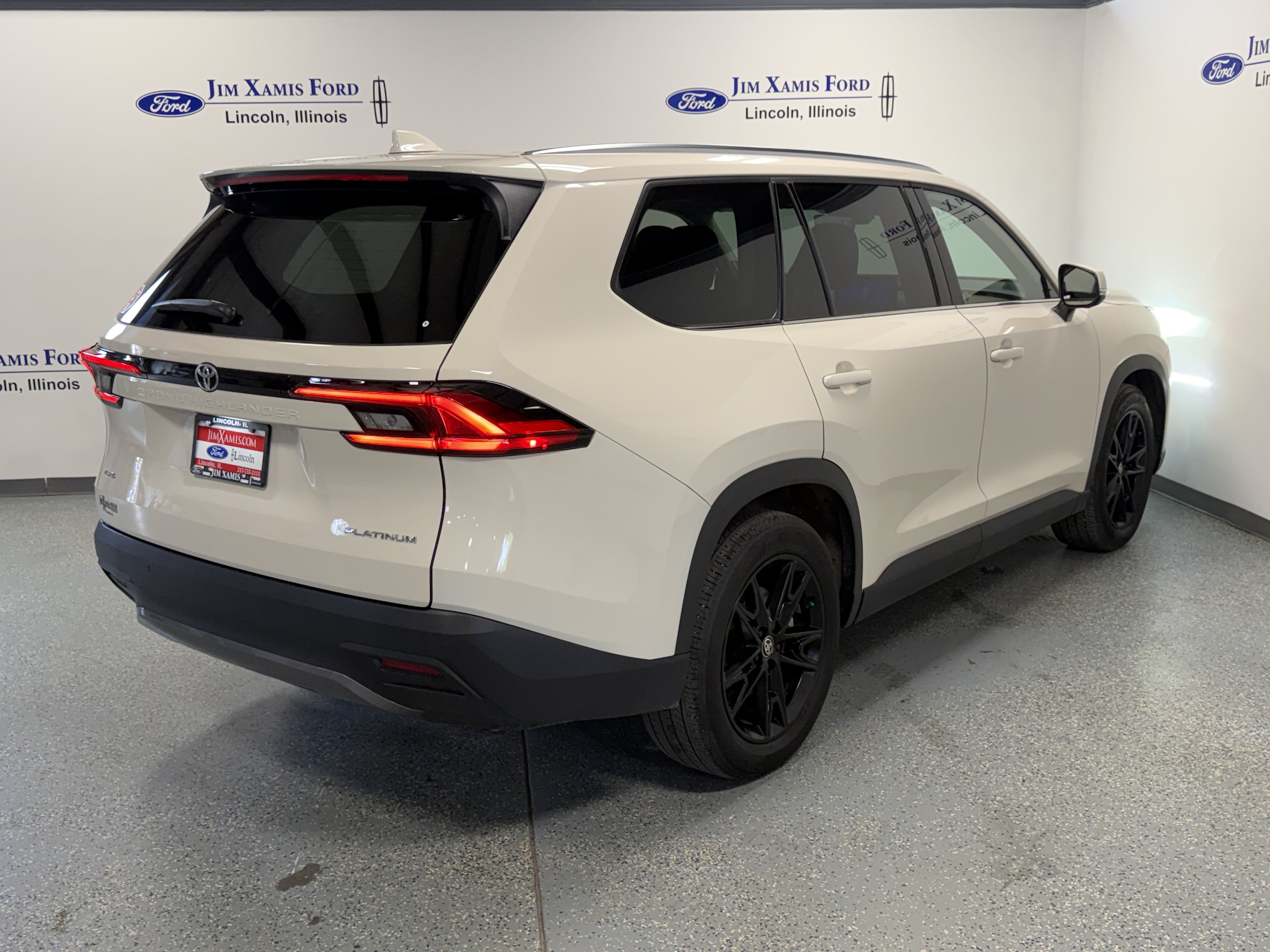 Used 2024 Toyota Grand Highlander AWD image 35